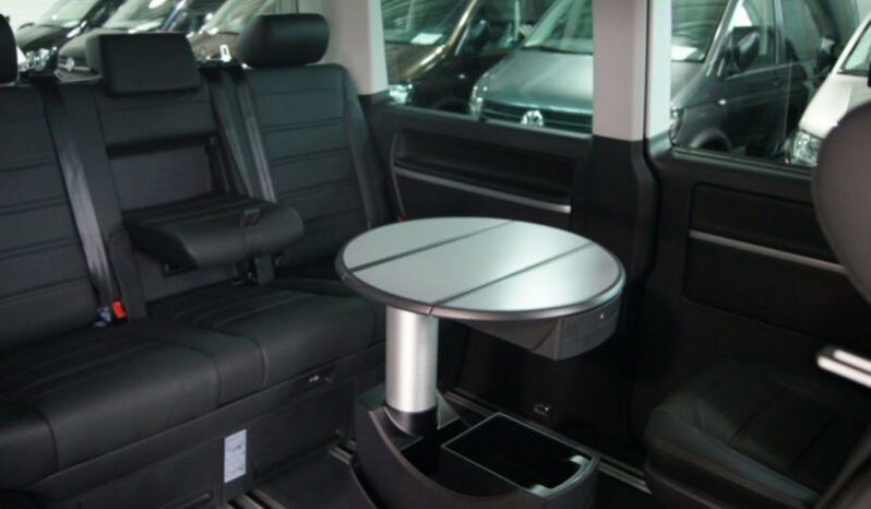 VOLKSWAGEN MULTIVAN HIGHLINE 2.5L TDI lleno