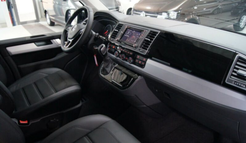 VOLKSWAGEN MULTIVAN HIGHLINE 2.5L TDI lleno